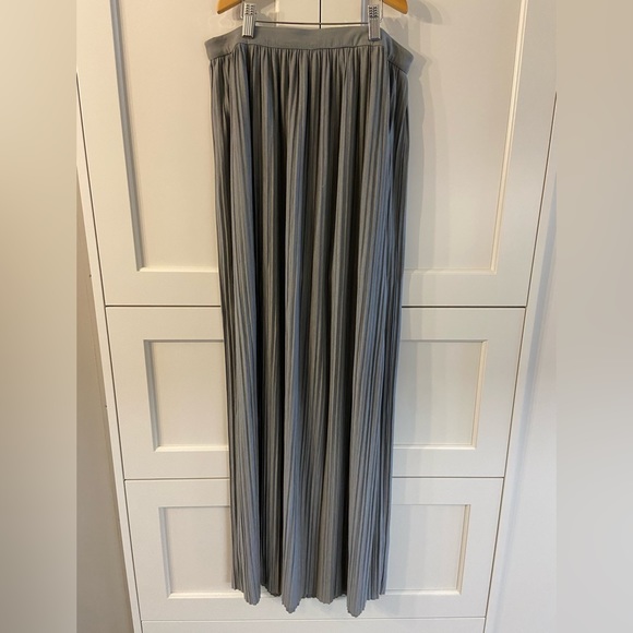 THEORY Drapey Tee Pleated Maxi Skirt New Grey Melange - Picture 3 of 8